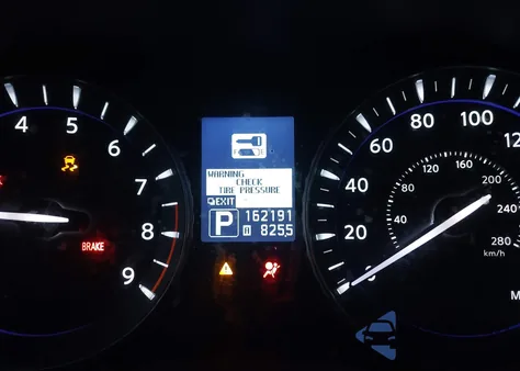 2012 Infiniti M37X z USA, uszkodzony, nr VIN JN1BY1ARXCM391940